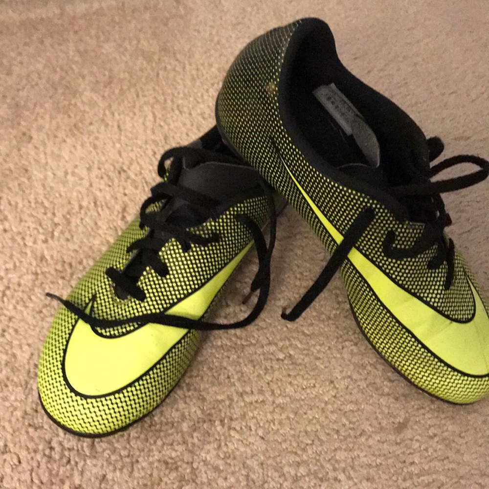 Soccer cleats
